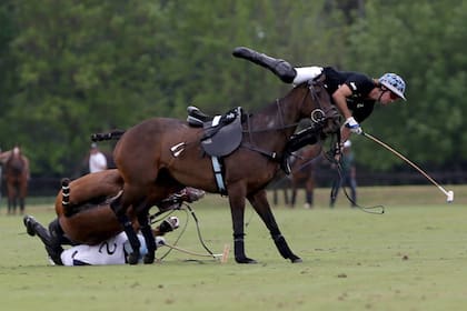 Doble caída durante el partido de polo entre Ellerstina vs La Ensenada