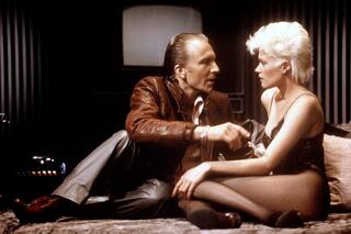 El guiño hitchcockiano de Brian De Palma que fue cuestionado por su violencia y erotismo desmedido