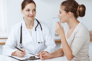 Por más mujeres líderes en el sector salud