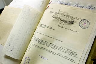 Los documentos que confirman que Barcelona le compró a River a Alfredo Di Stéfano, y cómo Real Madrid se lo quitó