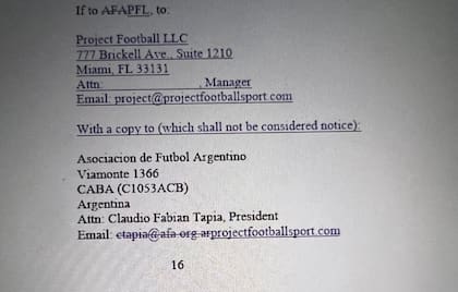 Documentos del acuerdo con North Bay Village en los que se tachó el nombre de Tapia