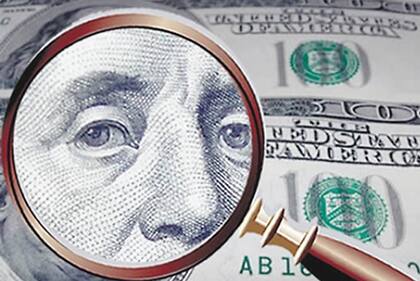 Los analistas advierten que es hora de dolarizarse a través de instrumentos como los Cedear