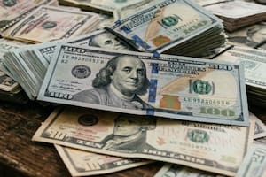 A cuánto cotizan el dólar oficial y blue este jueves 9 de abril