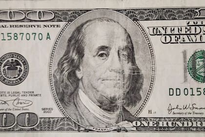 Dólar deteriorado, que fue rechazado por un banco