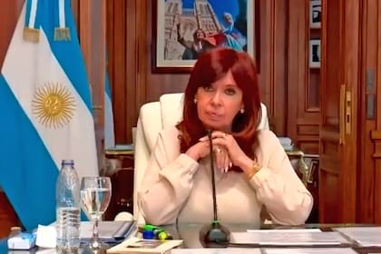 Cristina Kirchner lidera el bloque mayoritario del Senado