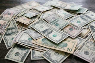 ¿A cuánto cotiza el dólar oficial y el blue este domingo 19 de abril?