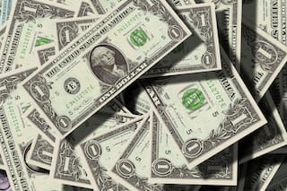 ¿A cuánto cotizan el dólar oficial y el blue este domingo 5 de abril?