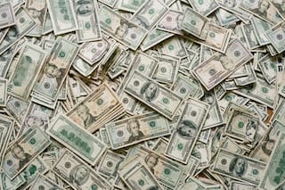 ¿A cuánto cotiza el dólar oficial y el blue este domingo 10 de mayo?