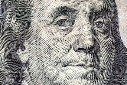 En Argentina se hace esa diferenciación en la cotización de dólar según el diseño del billete