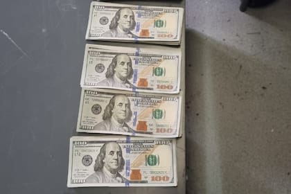 Dólares falsos enviados desde Perú, de contrabando