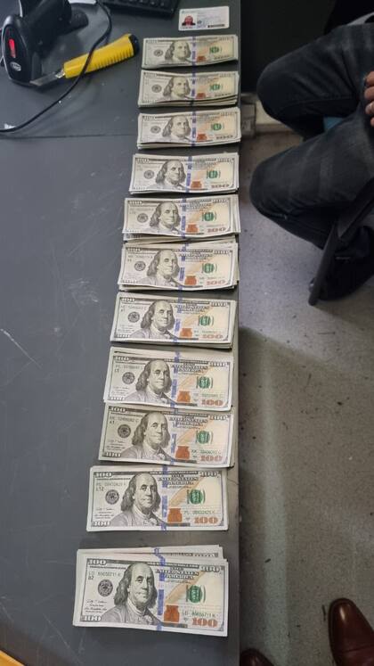 Dólares falsos enviados desde Perú, de contrabando