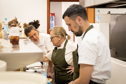 Dolli Irigoyen, una de las pioneras. En hoteles y restaurantes, se registró una paridad real en puestos de trabajo: 50,9% mujeres y 49,1% varones