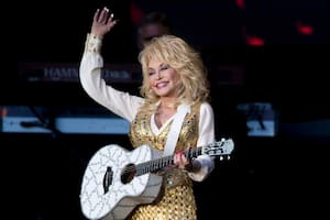 Dolly Parton reversionó uno de sus clásicos para promover la vacunación
