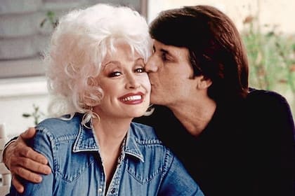 Dolly Parton y su esposo, Carl Dean, en los años noventa