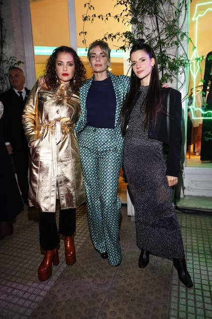 Dolores Fonzi, Julieta Cardinali y Violeta Urtizberea.