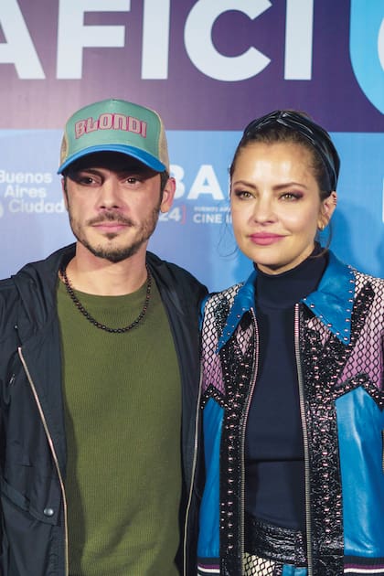 Dolores junto a su hermano Tomás.