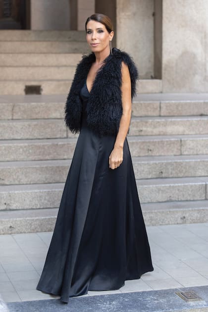 Dolores “Lulu” Cahen d’Anvers, de vestido largo y chaleco de piel.