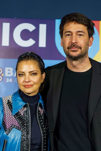 Dolores y Santiago están juntos desde 2015. Se conocieron trabajando como actriz y director en el film "La Patota". 