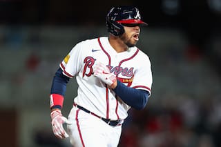 Dominic Smith pega grand slam para dejar tendidos a Reales; Bravos ganan 6-2
