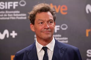 Dominic West habló del escándalo que vivió con Lily James y aseguró que fue una “situación absurda”