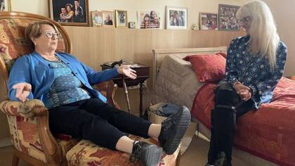 Dominique puede ver a su madre, Mauricette, en cualquier momento