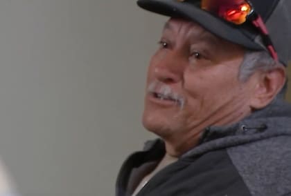 Don Cuauhtémoc Pérez esperó 14 años para poder abrazar a su hijo deportado