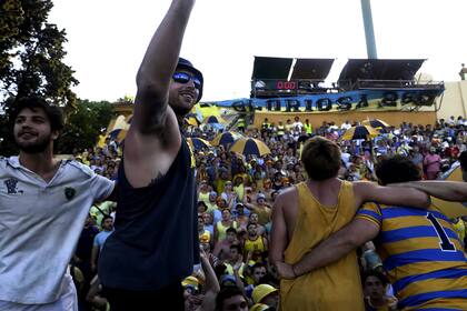 Don Torcuato copó San Isidro, y allí estarán de nuevo los hinchas celestes y amarillos el próximo sábado, cuando Hindú afronte la final de Buenos Aires contra Newman o SIC.