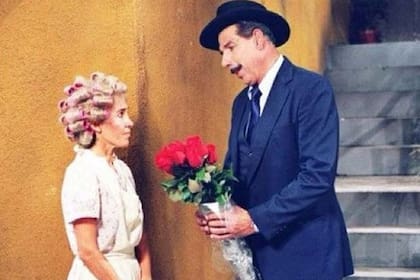 Doña Florinda y el Profesor Jirafales trasladaron su coqueteo a Twitter...