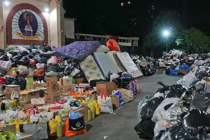 Donaciones en la parroquia Cacupé por los damnificados por inundaciones en Bahía Blanca