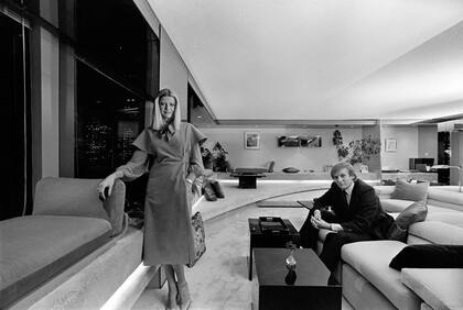 Donald e Ivana Trump en su departamento en Manhattan en marzo de 1979