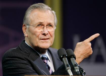 Donald Rumsfeld, secretario de Defensa en la administración de Bush, ninguneó negociar con los talibanes