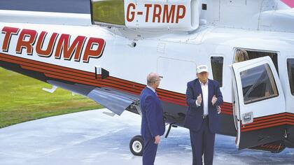 Donald Trump al llegar a la inauguración oficial de su complejo de golf Trump Turnberry en Ayr, Escocia, en junio de este año.