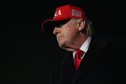 Donald Trump: "Cualquier iraní que nos dispare a nosotros o a embarcaciones pacíficas será volado al infierno"