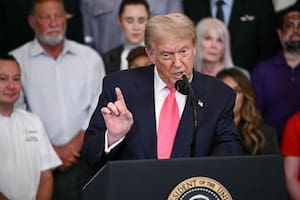 Donald Trump defendió a la fiscal Pat Bondi