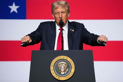 Donald Trump, en un acto con militares.