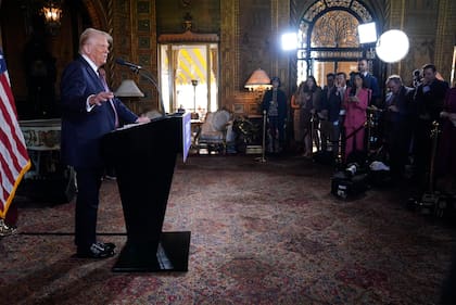 Donald Trump habla durante una conferencia de prensa en Mar-a-Lago, el 7 de enero de 2025 en Palm Beach