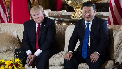 Donald Trump junto a Xi Jinping en Mar-a-lago