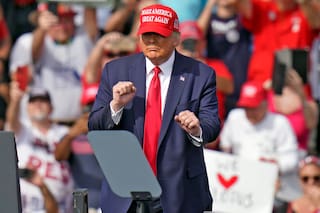 Caudillos, nepotismo y reglas rotas: ¿cómo se latinoamericanizó EE.UU.?