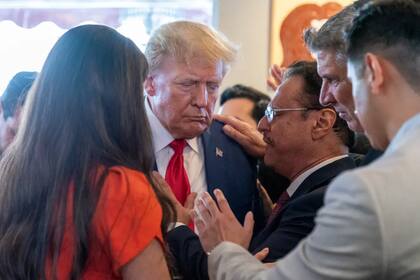 Donald Trump recibió oraciones de algunos líderes religiosos locales