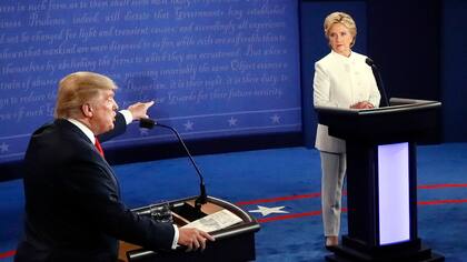 Donald Trump y Hillary Clinton en Las Vegas, durante el último debate antes de las Elecciones