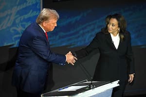 Donald Trump y Kamala Harris en su primer debate presidencial este martes 10 de septiembre