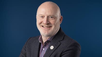 Donar esperma es un proceso similar a la cruda realidad de las aplicaciones de citas, dice el profesor Allan Pacey