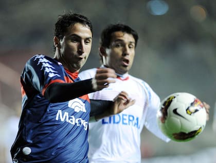 En Tigre fue subcampeón de la Copa Sudamericana en 2012, en una final de extraño desenlace en Brasil, por haber sido expulsado en la ida, no protagonizó el partido decisivo.