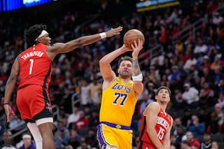 Doncic guía a los Lakers a vencer 100-92 a los Rockets para su sexta victoria seguida
