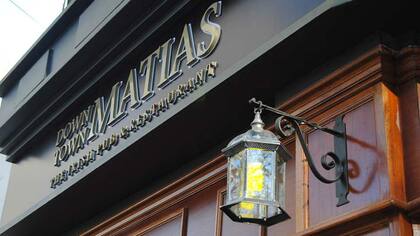 Dónde comer comida irlandesa: Down Town Matías. Fotos: Web Down Town Matías