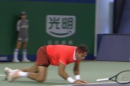 Donde empezó todo: la caída en Shanghai, en octubre de 2018, cuando la rodilla comenzó a ser un problema para Del Potro