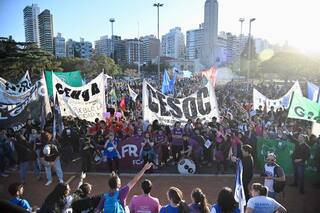 A qué hora y dónde es la marcha universitaria en Rosario