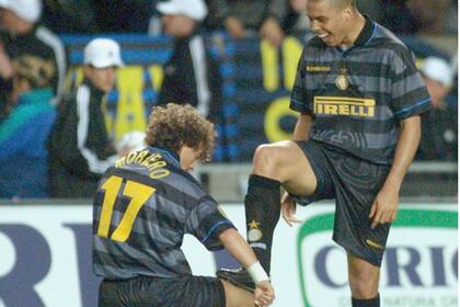 Donde Ronaldo jugó (Inter, por ejemplo), los compañeros tuvieron un crack al que le rendían pleitesía.
