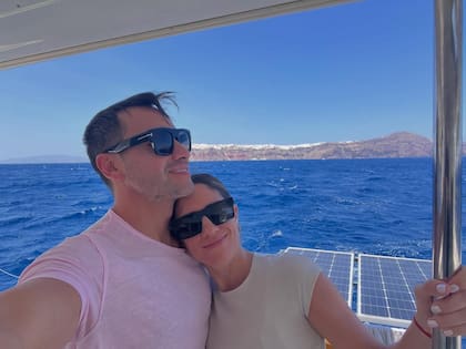 "Donde tú vas te sigo, quiero sentir contigo. Es un milagro, una señal haberte conocido!! Gracias por regalarme cada día a tu lado y no dejar de enseñarme lo hermoso del amor Te amo mi #SanValentin, Te amo mi amor, te amo Julia", escribió Luciano junto a esta foto.