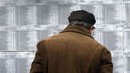 Los electores bonaerenses utilizarán la clásica boleta partidaria en las elecciones legislativas 2025